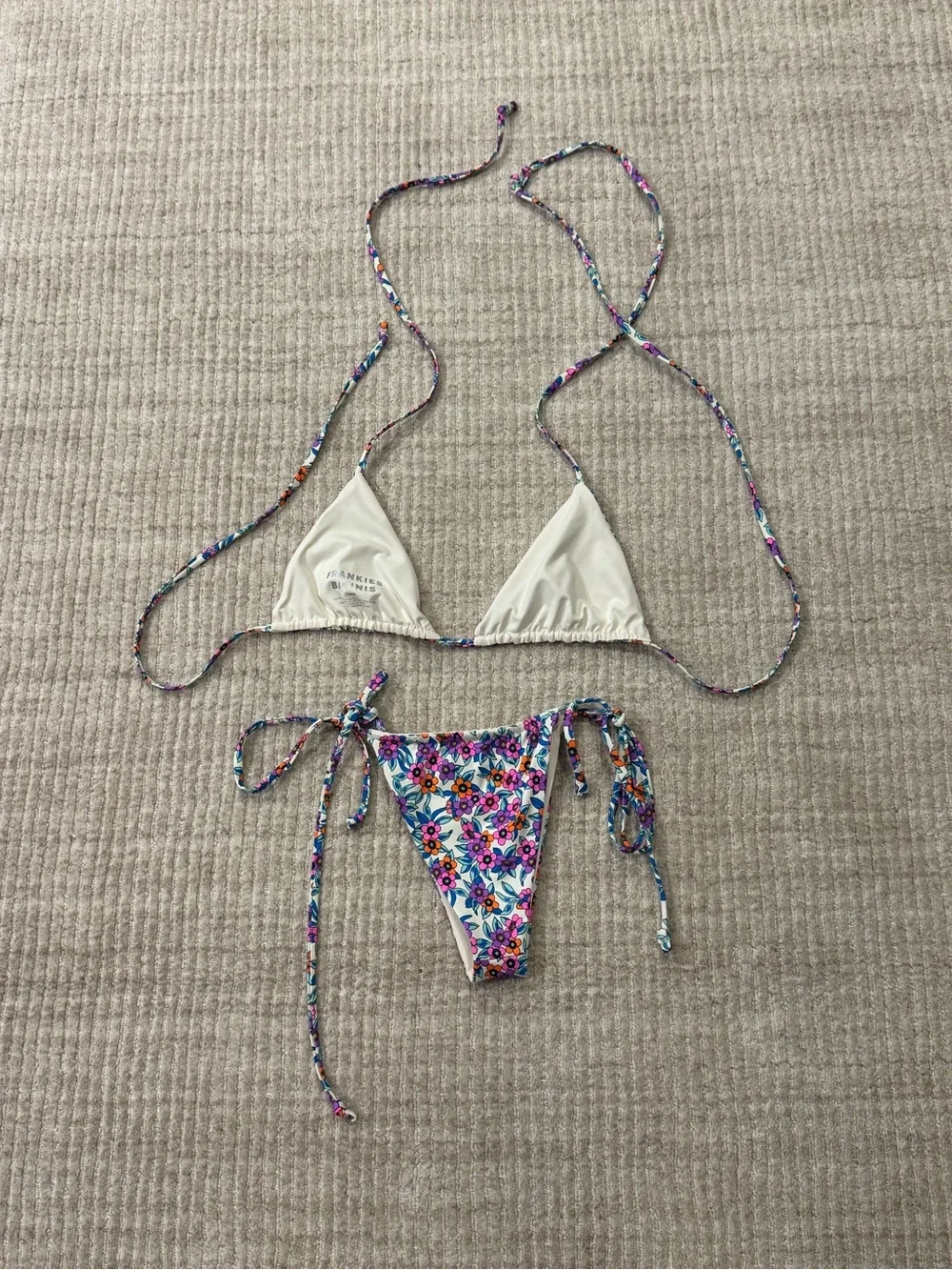 Frankie's Bikinis ✨Rare Print 🌺 White Floral String Bikini